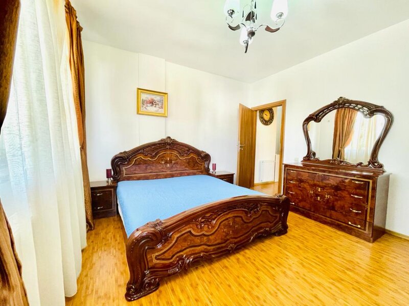 Bazilescu, tr. Fortunei, apartament 2 camere, mobilat, utilat.